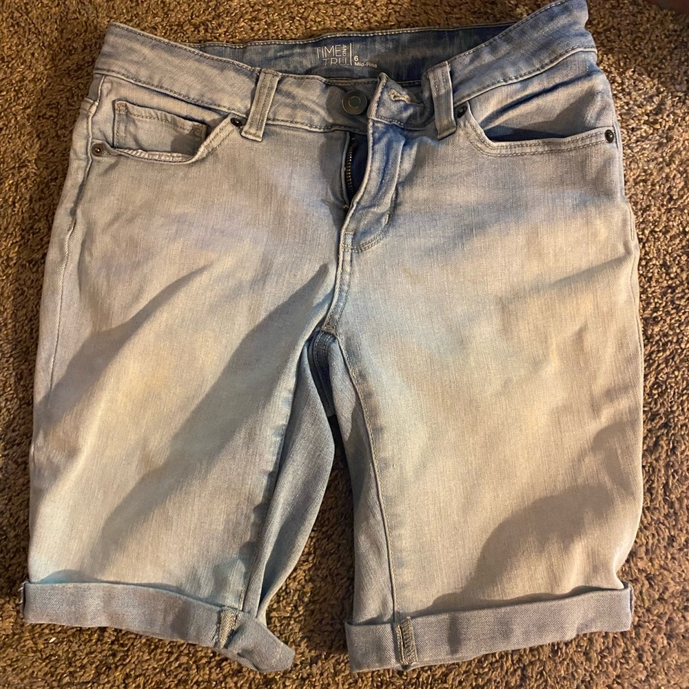Light Jean shorts